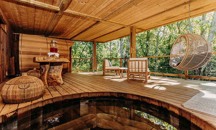 Plongez dans une oasis de détente et de bien-être aux Frères Ibarboure à Bidart. Découvrez un sanctuaire de sérénité niché dans un cadre naturel préservé, où chaque moment est une invitation à la relaxation profonde.