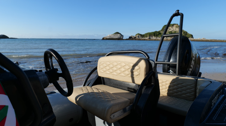 Interieur du bateau modèle Highfield de la flotte BaiBoat