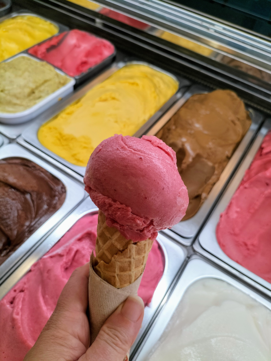 cornet-de-glace-fraise-framboise-bayonne