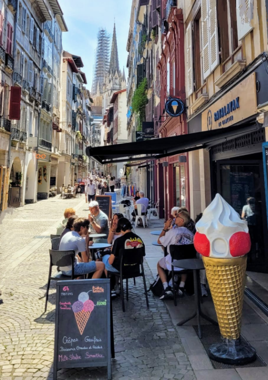 marchand-de-glace-bayonne-rue