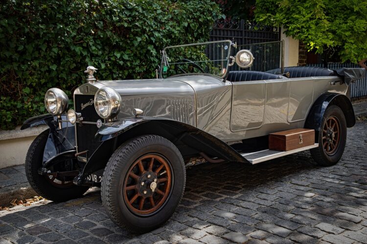 Voiture ancienne - Que faire au Pays Basque